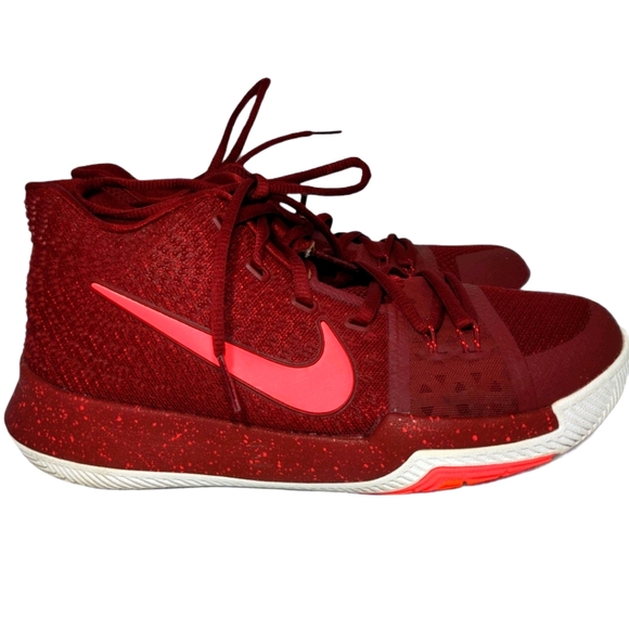 Kyrie 3 size 6 Clearance